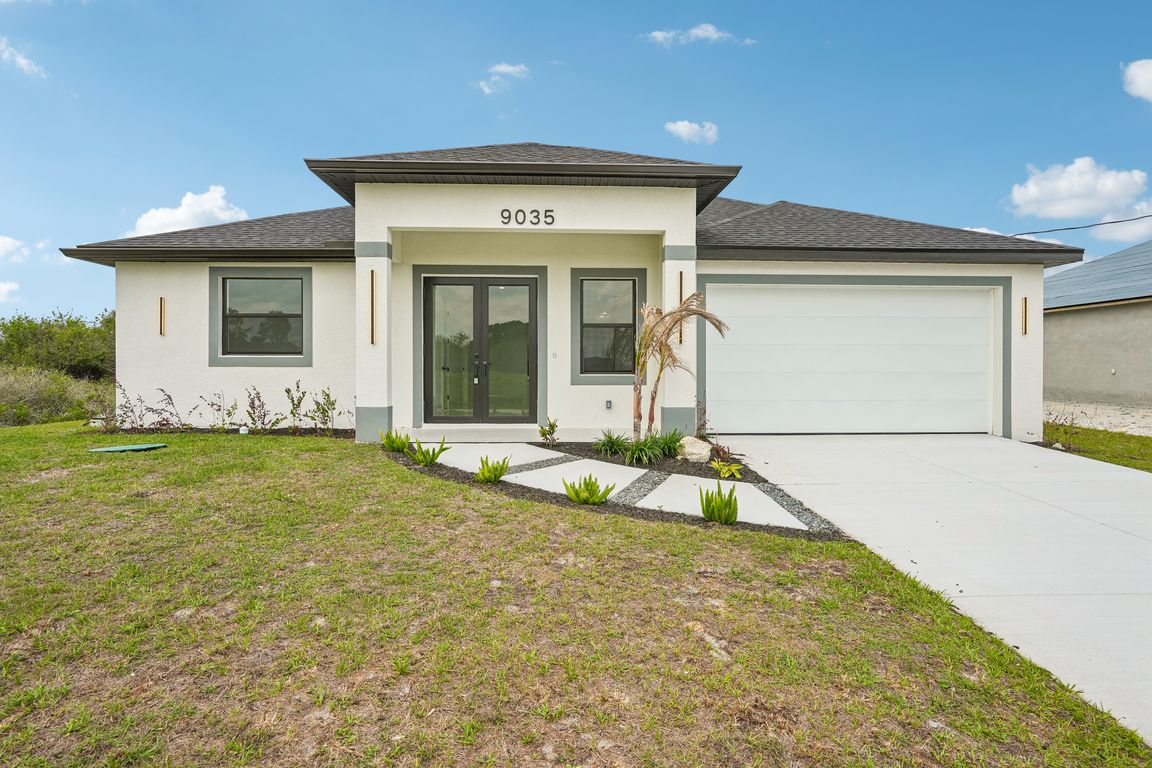 W Broad Cir-S2404-001.jpg