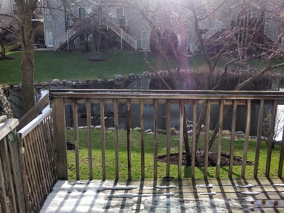 Back deck/retaining pond