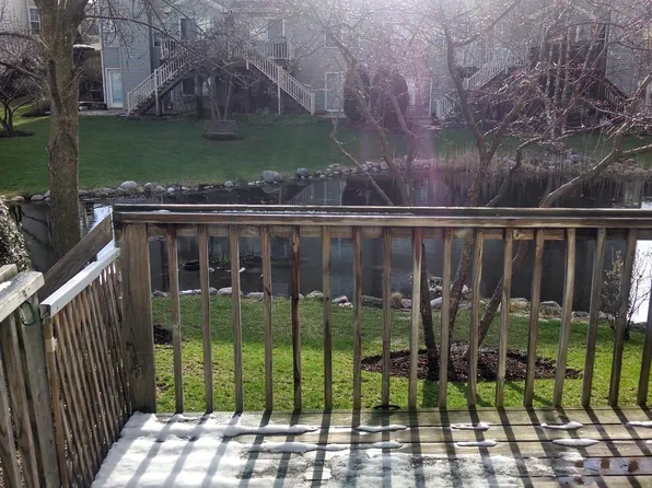 812 McKenzie Station Dr, Lisle, IL 60532