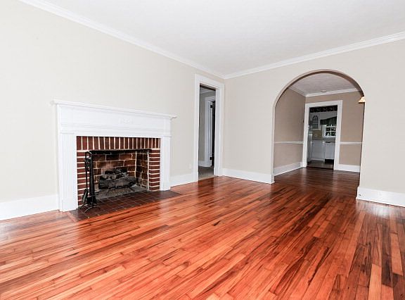 2nd image of 110 Argyle Ave