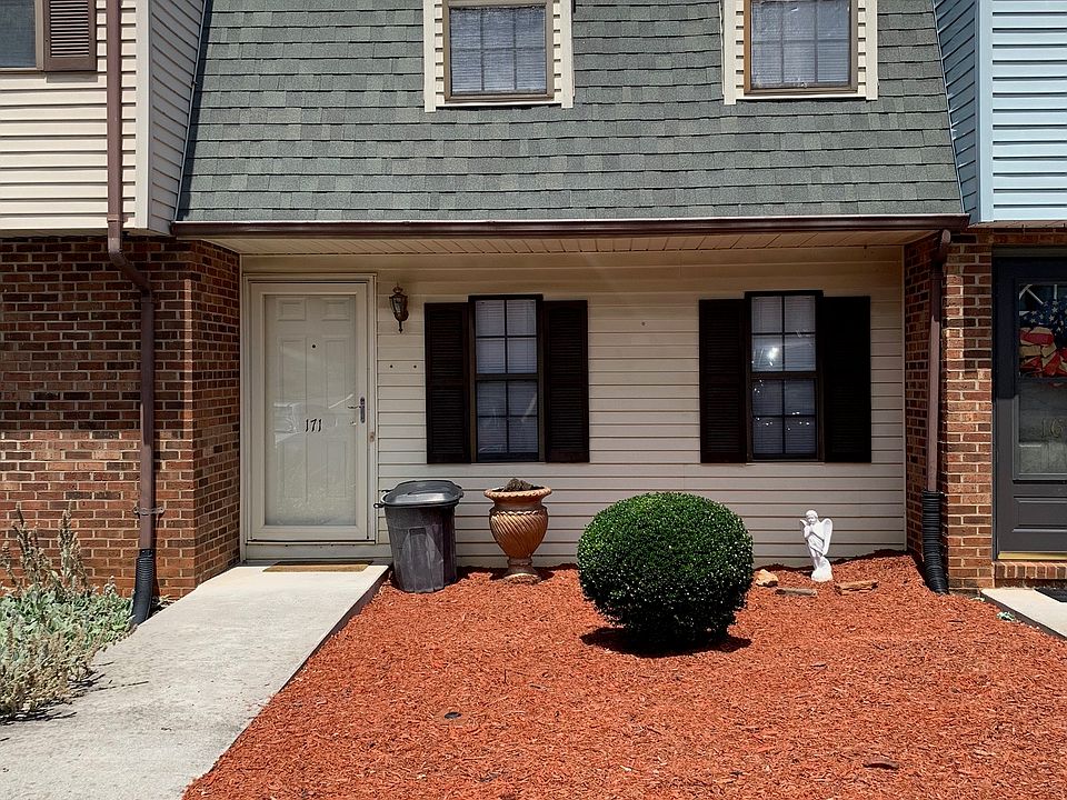 1st image of 171 Kitty Hawk Sq