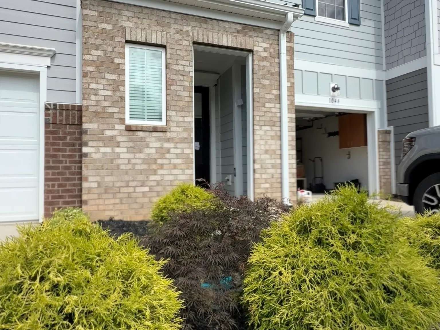 3 bed, 2.5 bath, 1766 sqft, $2,350 — Photo 1
