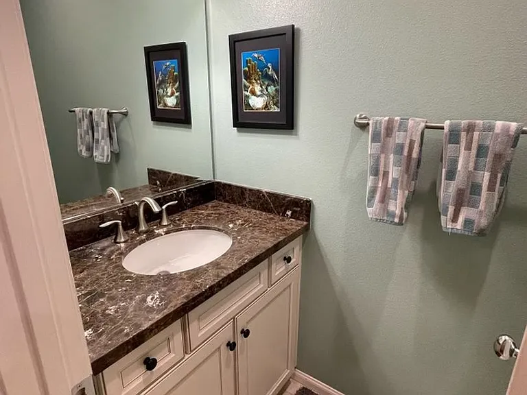 877 Hailey Ct — Photo 15