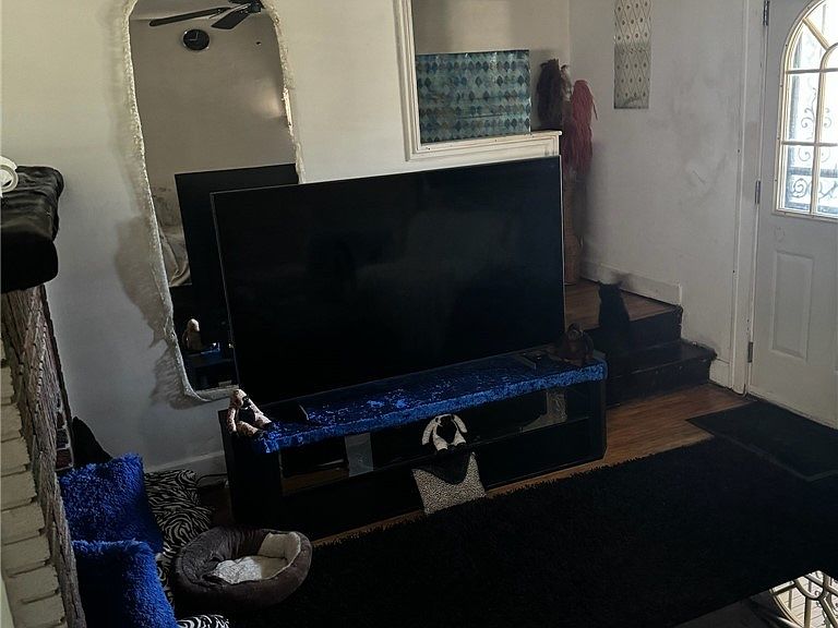 Listing photo 5