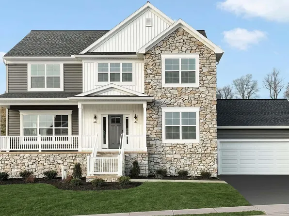 220 Copper Ridge Dr, Newmanstown, PA 17073