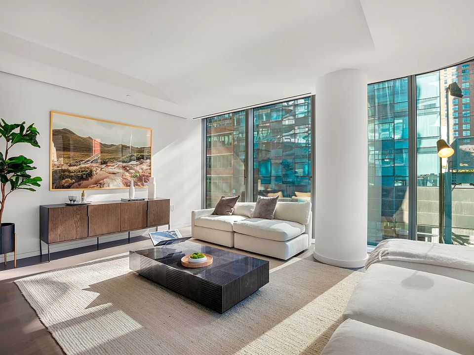 1st image of 520 W 28th St Floor 5