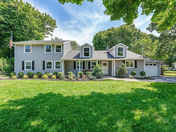 2300 Pine Neck Road, Southold, NY 11971