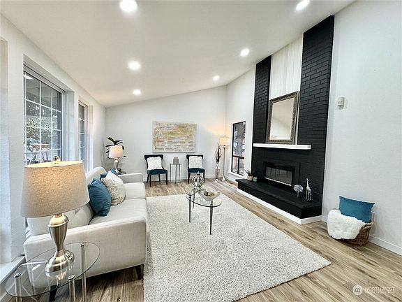 3rd image of 11805 87th Avenue Ct E