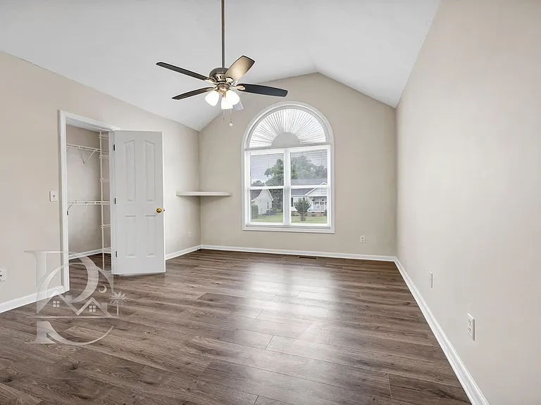 232 Autumnview Ct — Photo 16