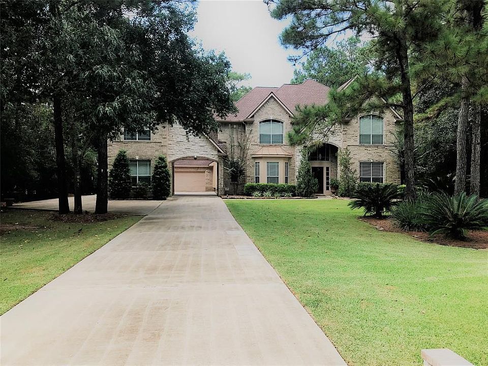 1st image of 10343 Clubhouse Cir