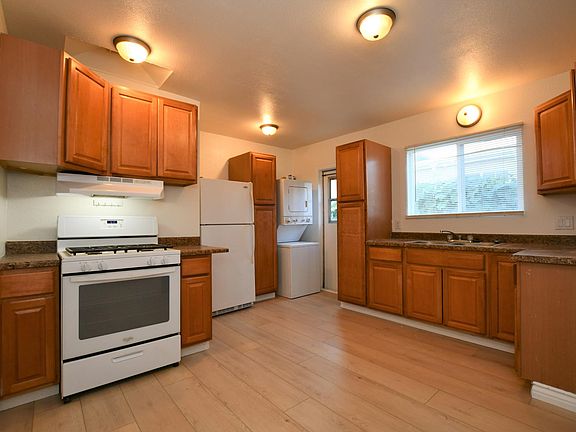 2nd image of 262 Franklin Ln
