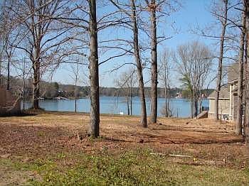 2nd image of 107 Crowne Pointe Dr