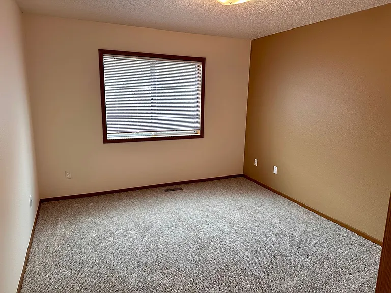 Park Avenue Apartments — Photo 34