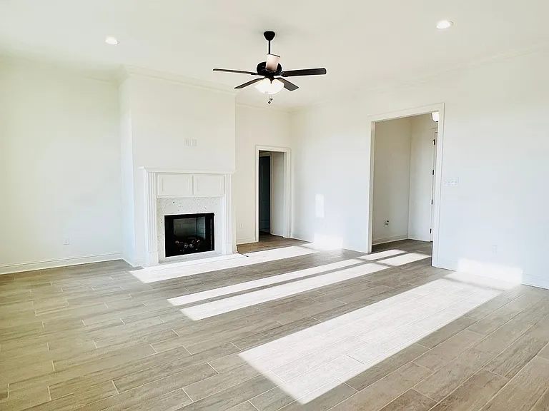 222 Finnegan Way — Photo 4