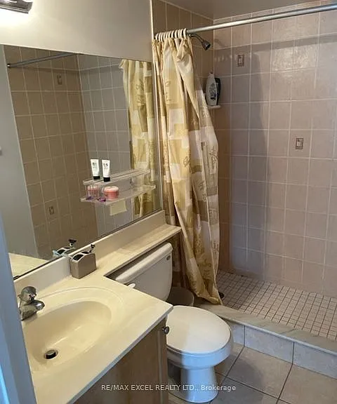 350 Red Maple Rd #508 — Photo 2