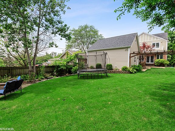 5th image of 273 Churchill Pl
