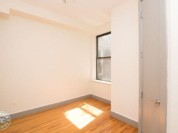 3rd image of 654 Park Pl #3MC