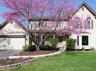 727 Thornapple Dr, Naperville, IL 60540