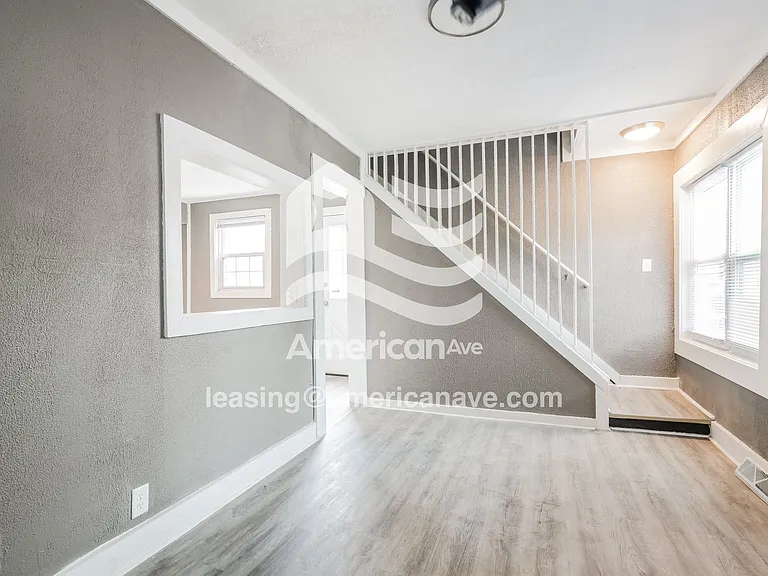 1798605_005_dining_room_13645895.jpg