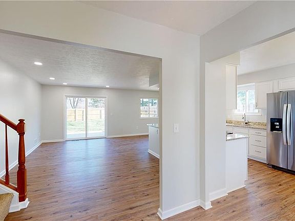 2nd image of 1207 Garth Dr