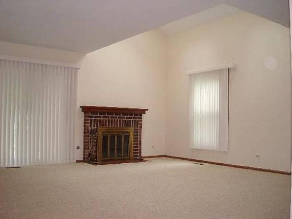 3rd image of 180 S Stonington Dr