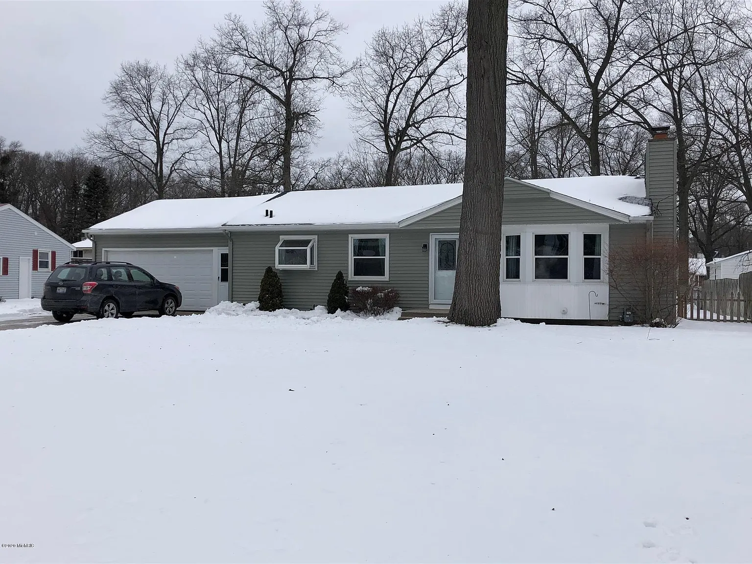 2160 Garland Dr photo 1