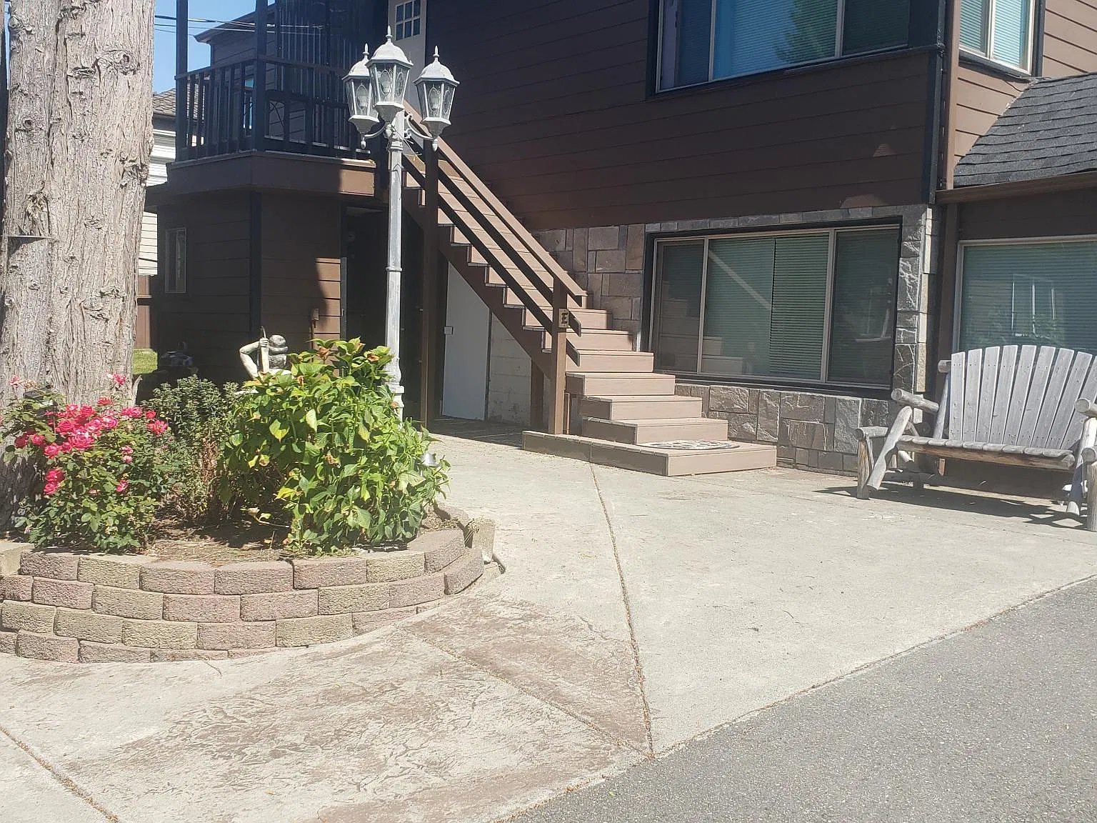 15221 9th Ave SW — Photo 3