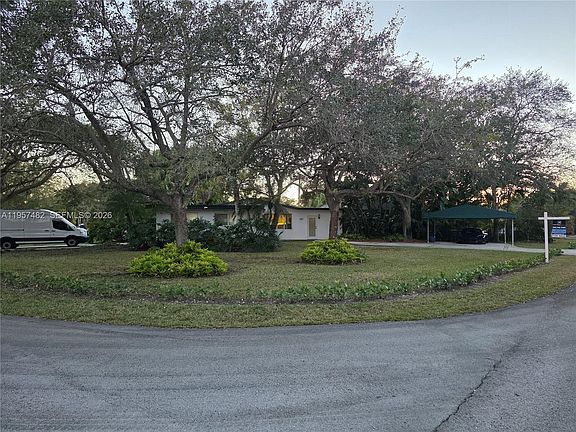 4th image of 9860 SW 140th St
