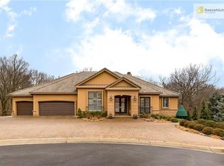 8015 Timbercrest Pl, Kansas City, MO 64152