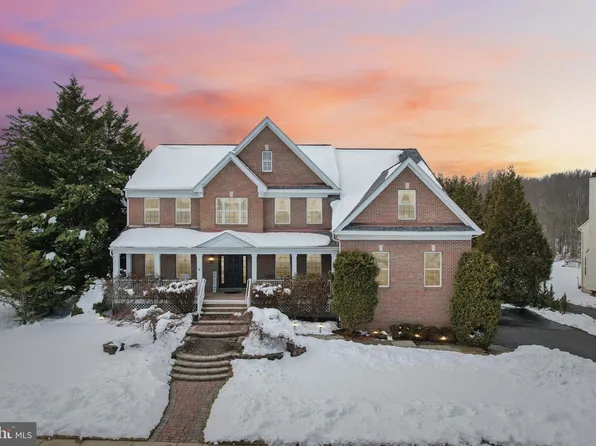 1 Cranbury Hill Ct, Mount Laurel, NJ 08054