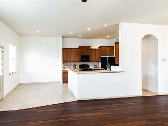 4th image of 3223 Emma Lake Ct