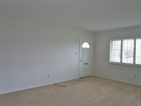 5th image of 22626 Hickory Ave