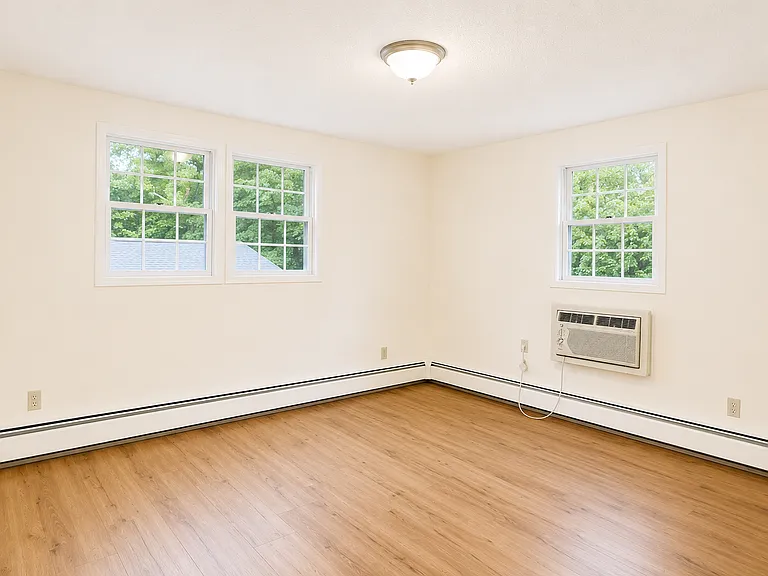 90 Beacon St #8 — Photo 3