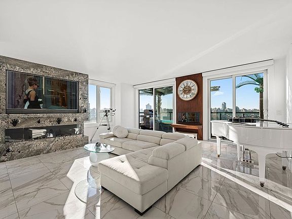 2nd image of 199 Drake St #19A