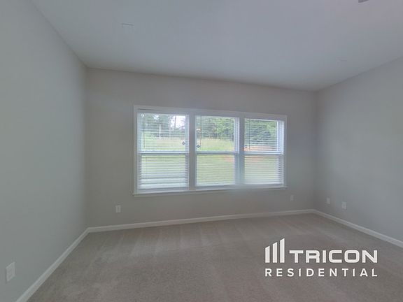 5th image of 912 Little Dog Ln