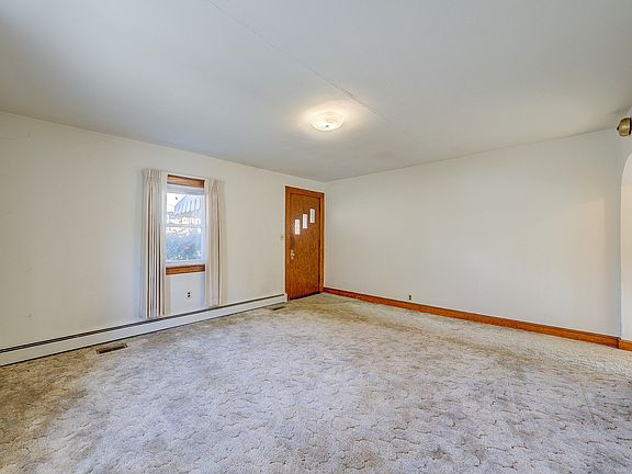 3rd image of 1109 Pechin Ave SE