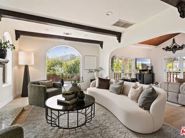 3249 Bennett Dr, Hollywood, CA 90068