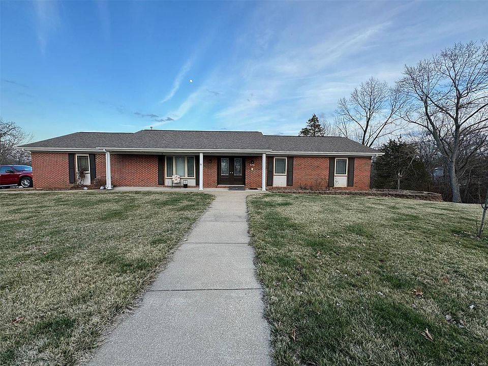1st image of 572 E Orchard Dr