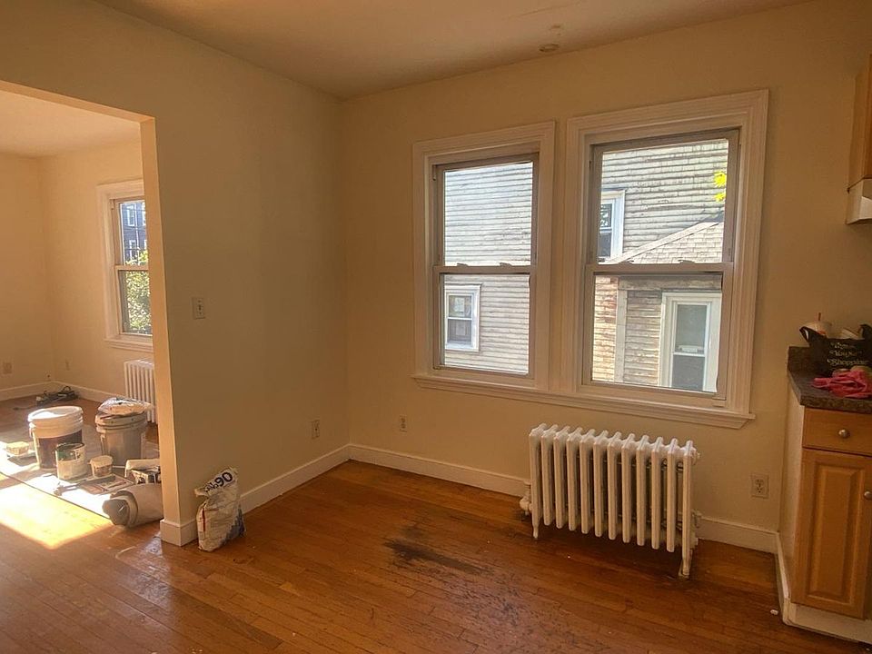 2nd image of 700 Metropolitan Ave #1L