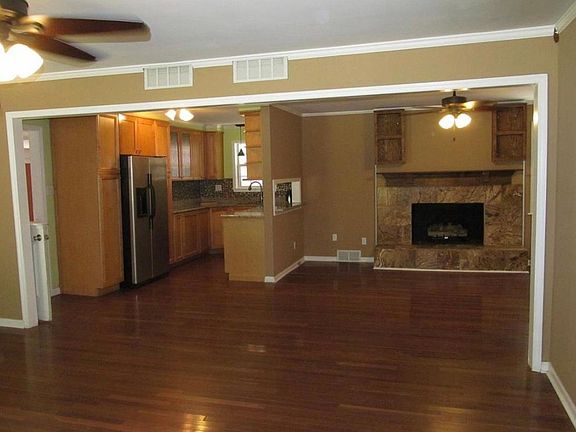 4th image of 2839 Darolyn St
