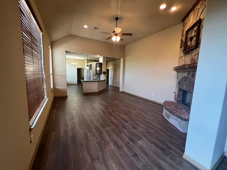 543 Drury Ln — Photo 11