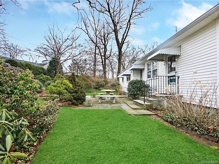 154 Dannell Dr — Photo 4