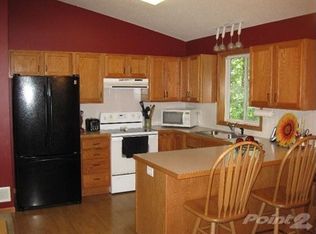 1373 Mockingbird Dr, Waconia, MN 55387