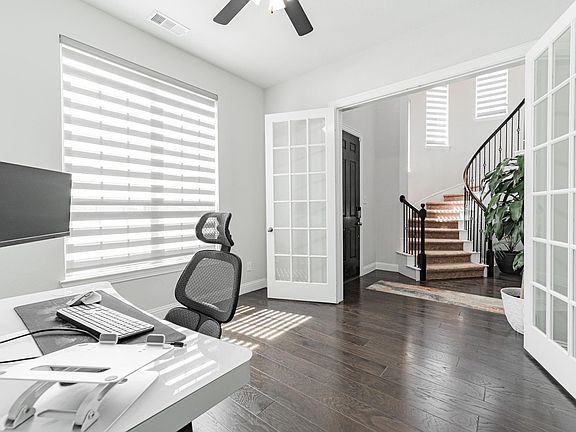 4th image of 4300 Del Rey Ave