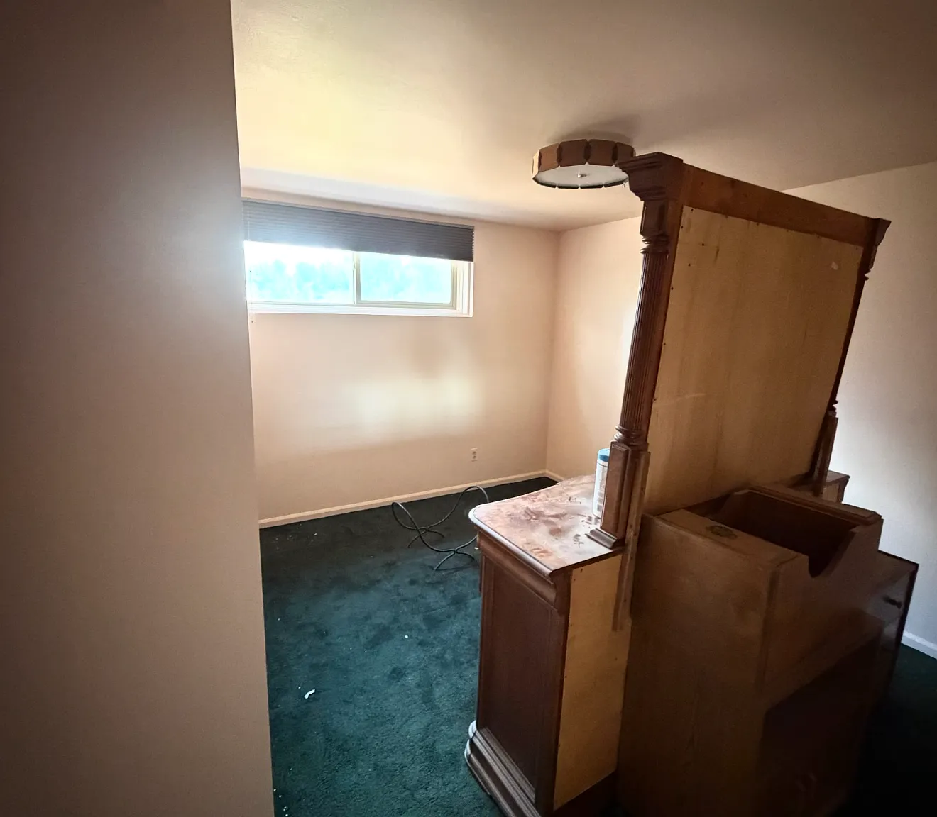 1 bed, 3000 sqft, $1,300 — Photo 3