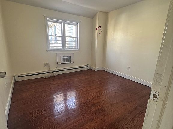 5th image of 109-37 156th St Floor 2