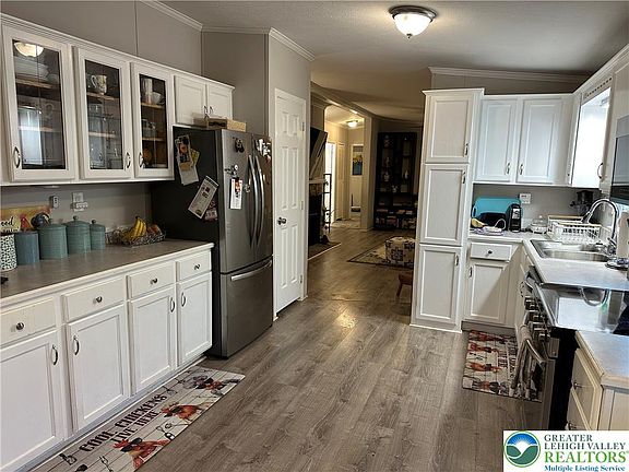 5th image of 40 Hickory Hills Dr