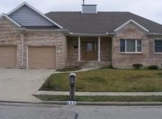 820 Broad Oak Dr, Dayton, OH 45426