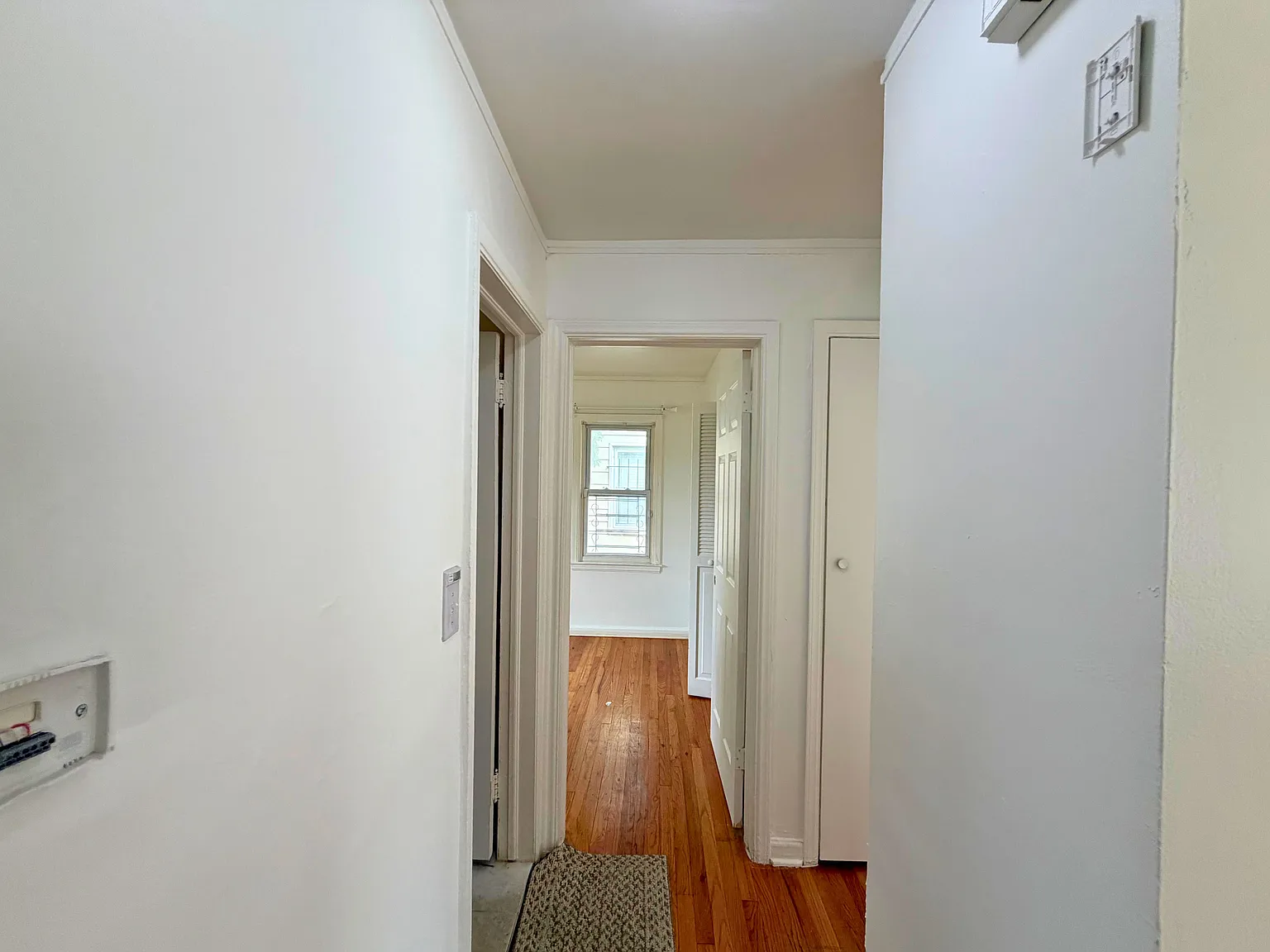 3 bed, 1000 sqft, $1,550 — Photo 2