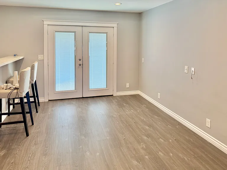 1017 W Casmalia St — Photo 9